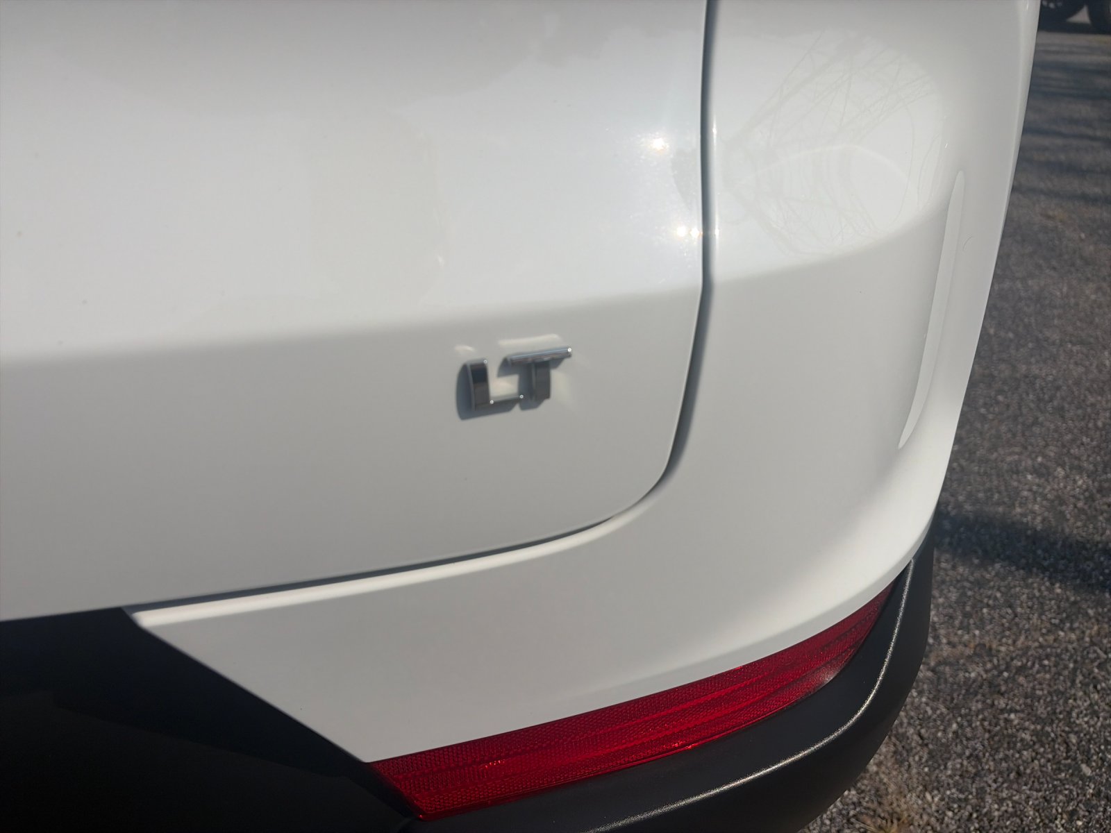 Used 2026 White Chevrolet LT image 33