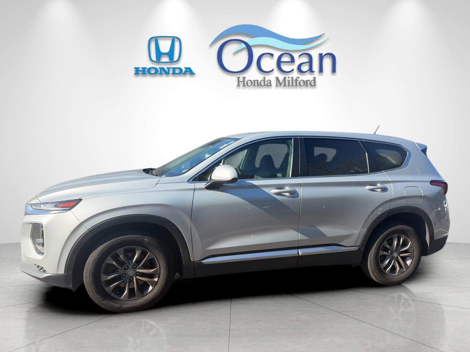 Used 2020 Silver Hyundai SE image 6