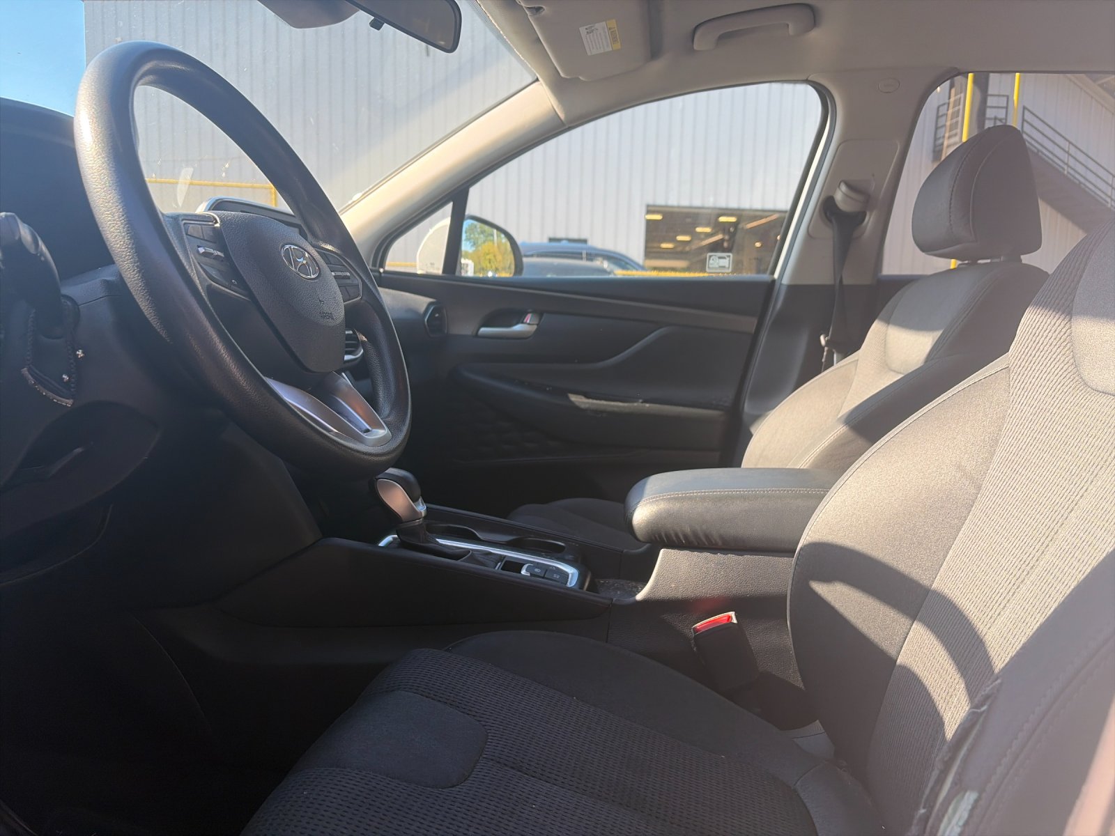 Used 2020 Silver Hyundai SE image 11