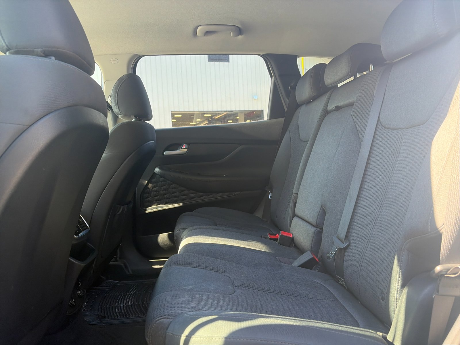 Used 2020 Silver Hyundai SE image 13