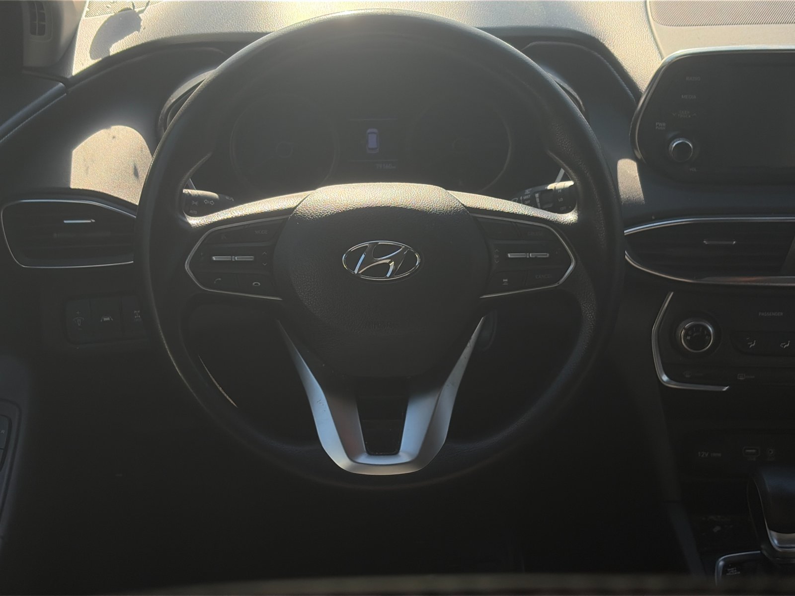 Used 2020 Silver Hyundai SE image 15