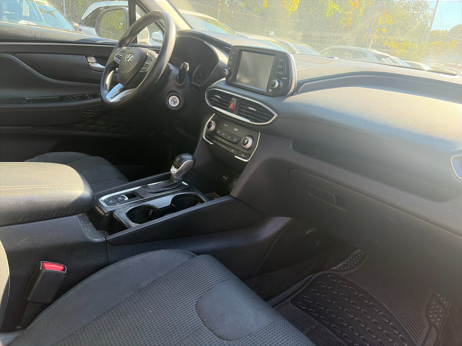 Used 2020 Silver Hyundai SE image 17