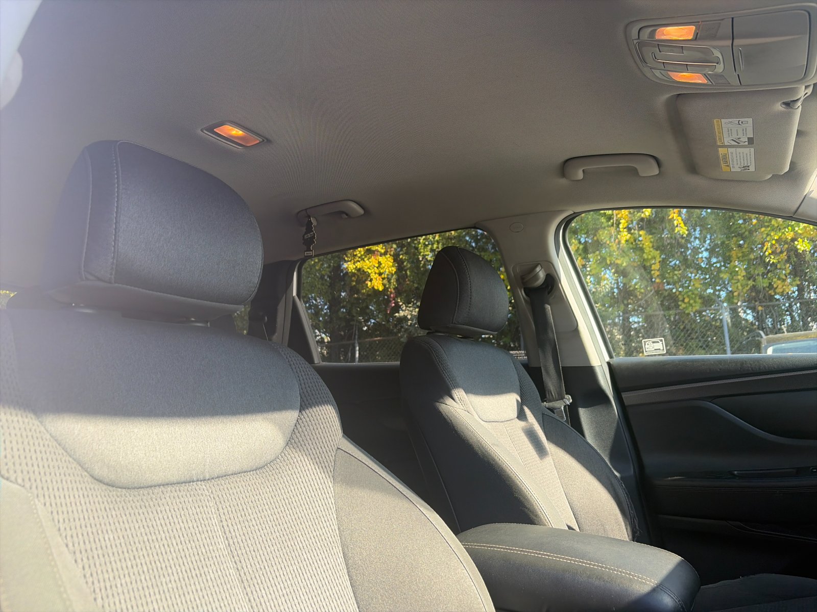 Used 2020 Silver Hyundai SE image 18