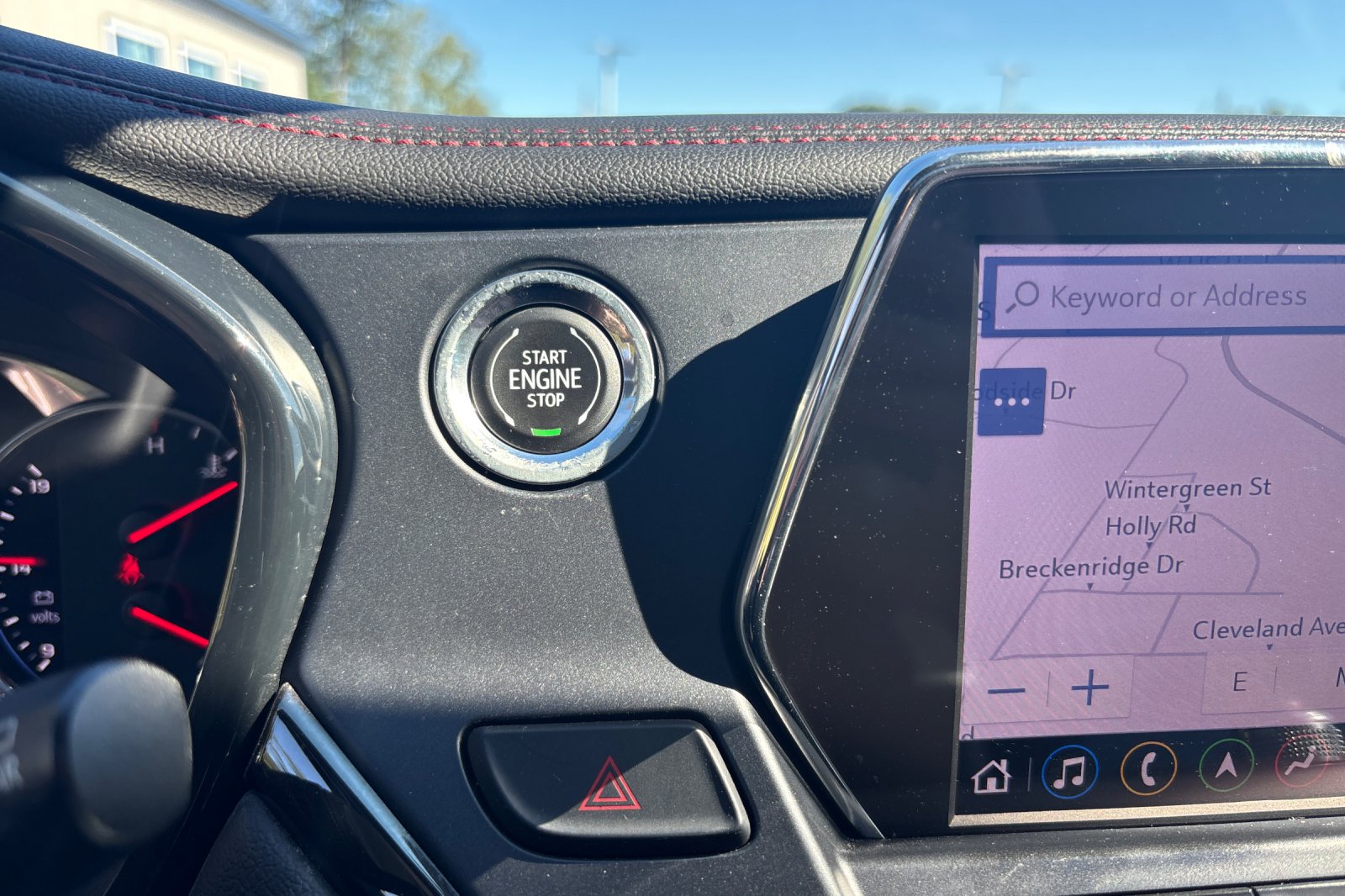 Used 2019 Red Chevrolet RS image 28