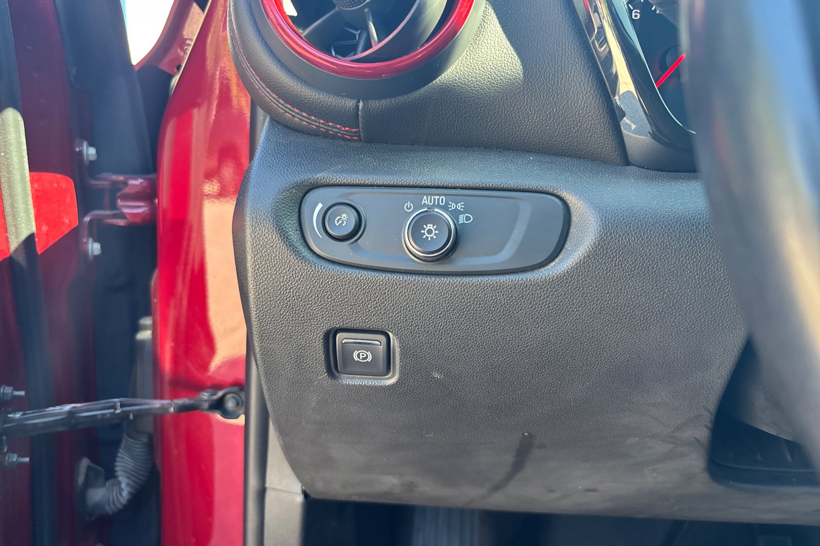 Used 2019 Red Chevrolet RS image 34