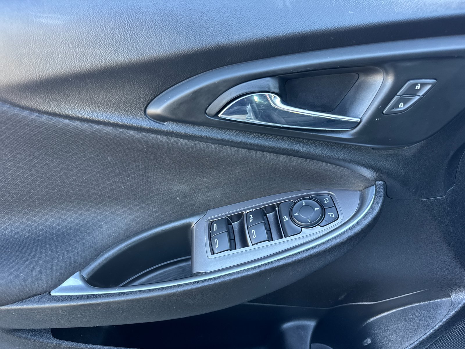 Used 2021 Silver Chevrolet LT image 11