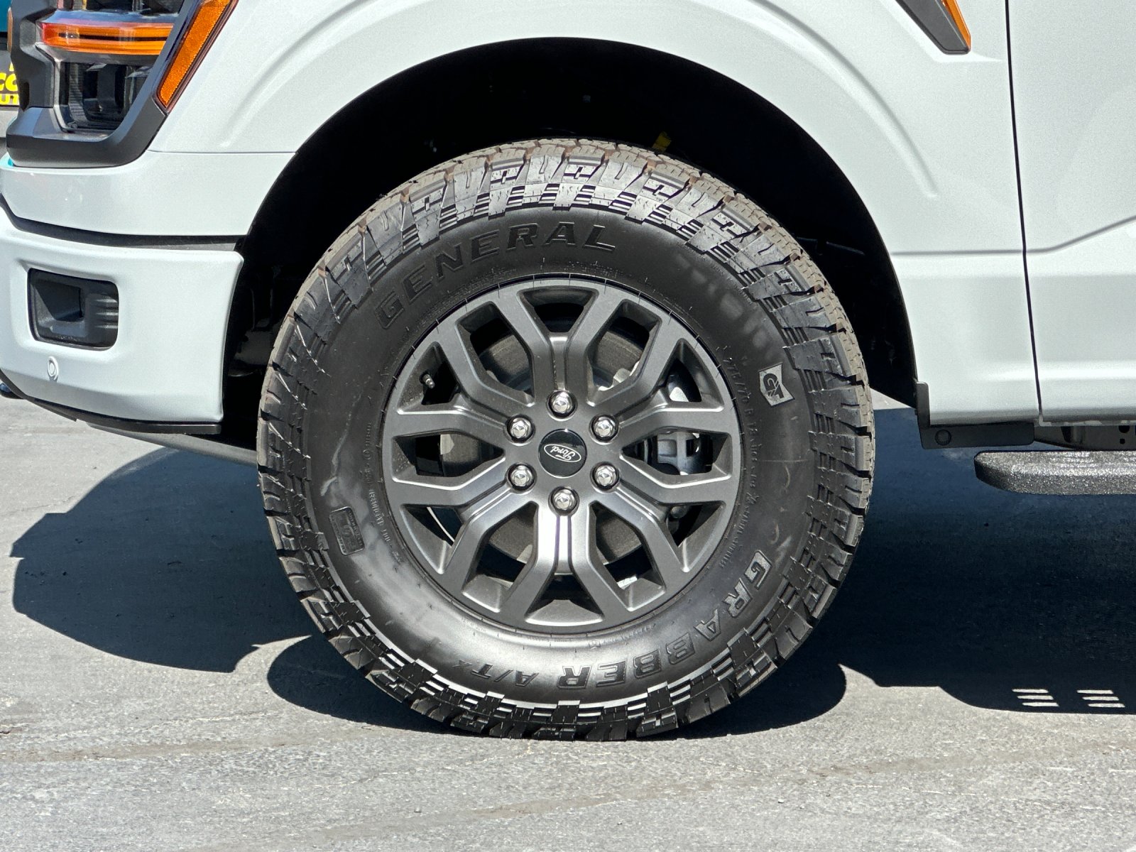New 2026 White Ford Tremor image 24