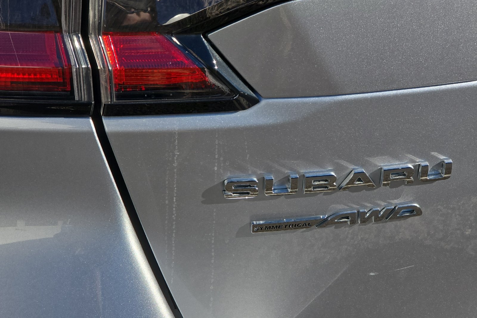 Used 2025 Silver Subaru Premium image 28