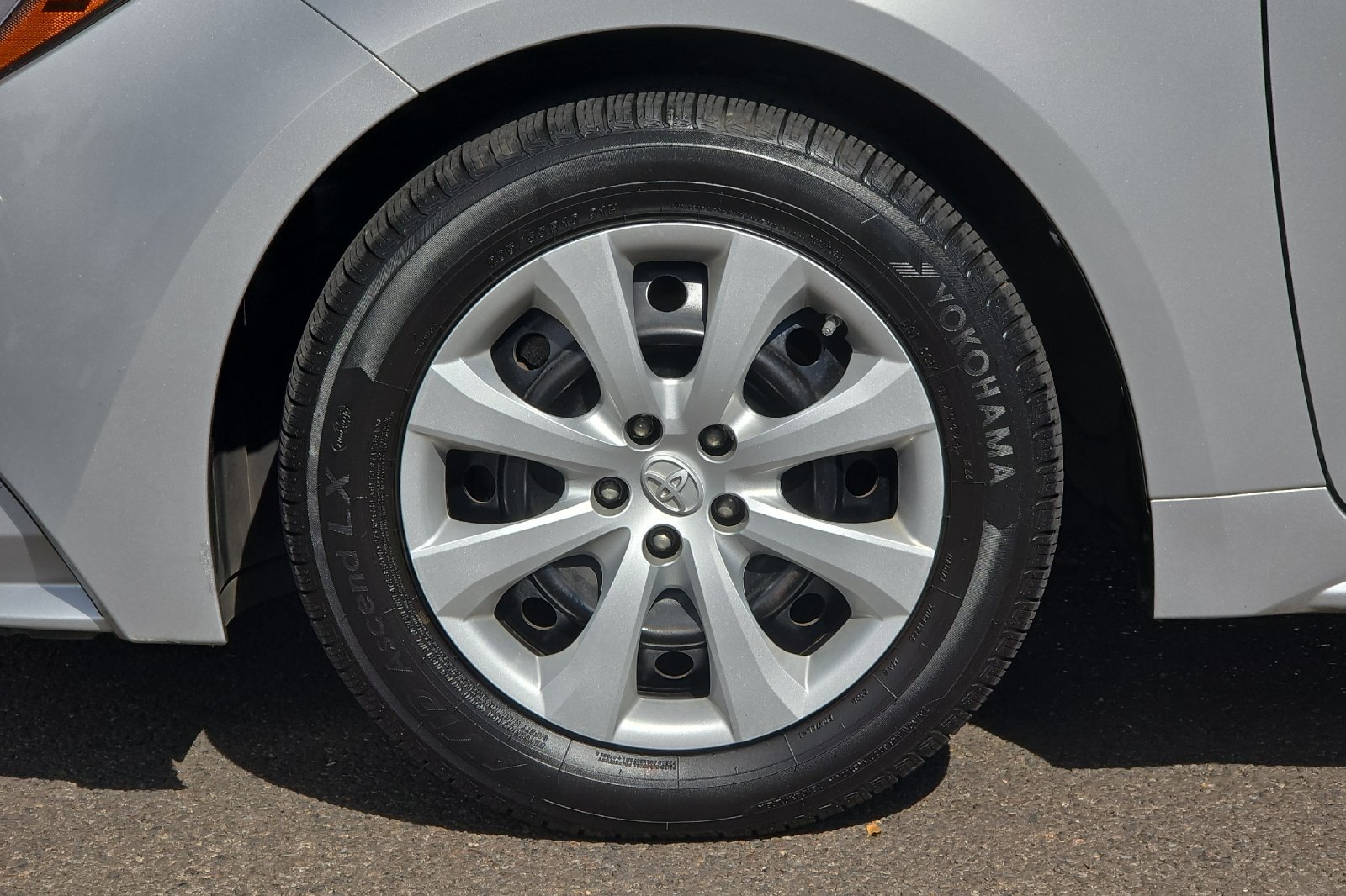 Certified Used 2022 Classic Silver Metallic Toyota LE image 24