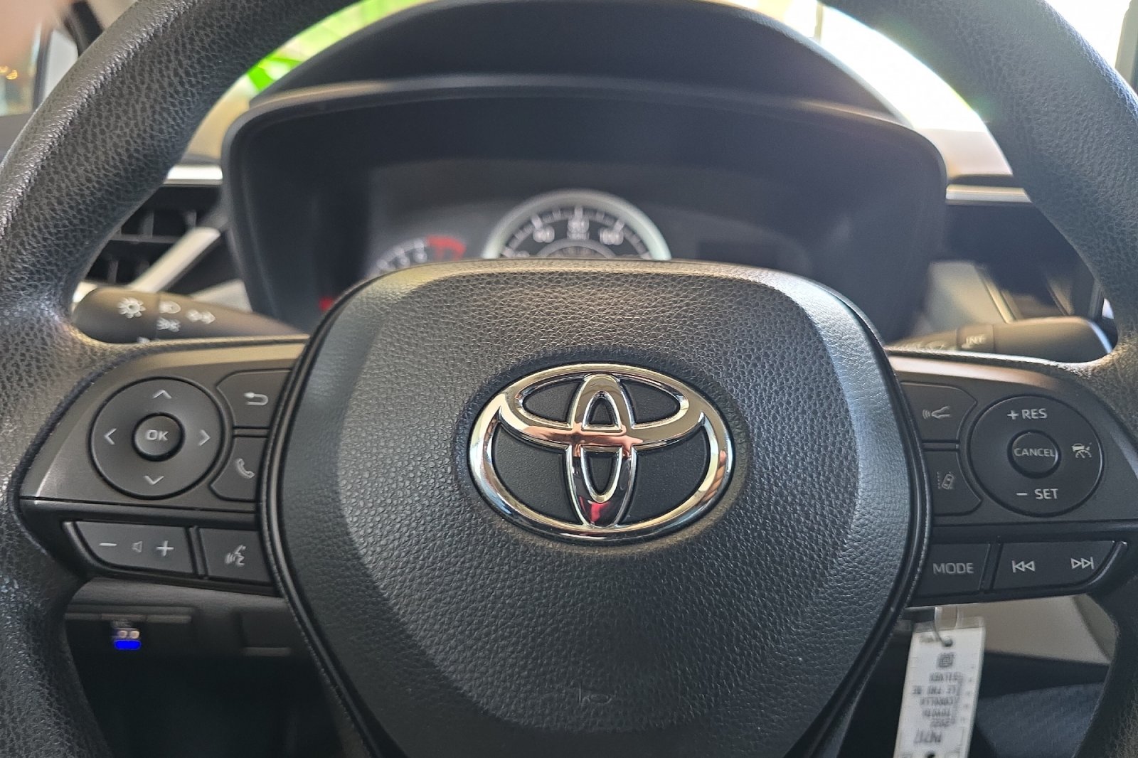 Certified Used 2022 Classic Silver Metallic Toyota LE image 21