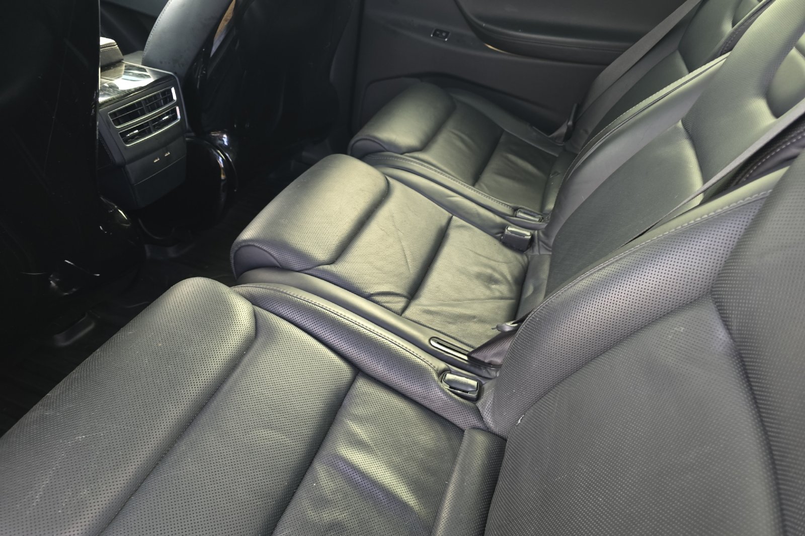 Used 2016  Tesla 60D image 9