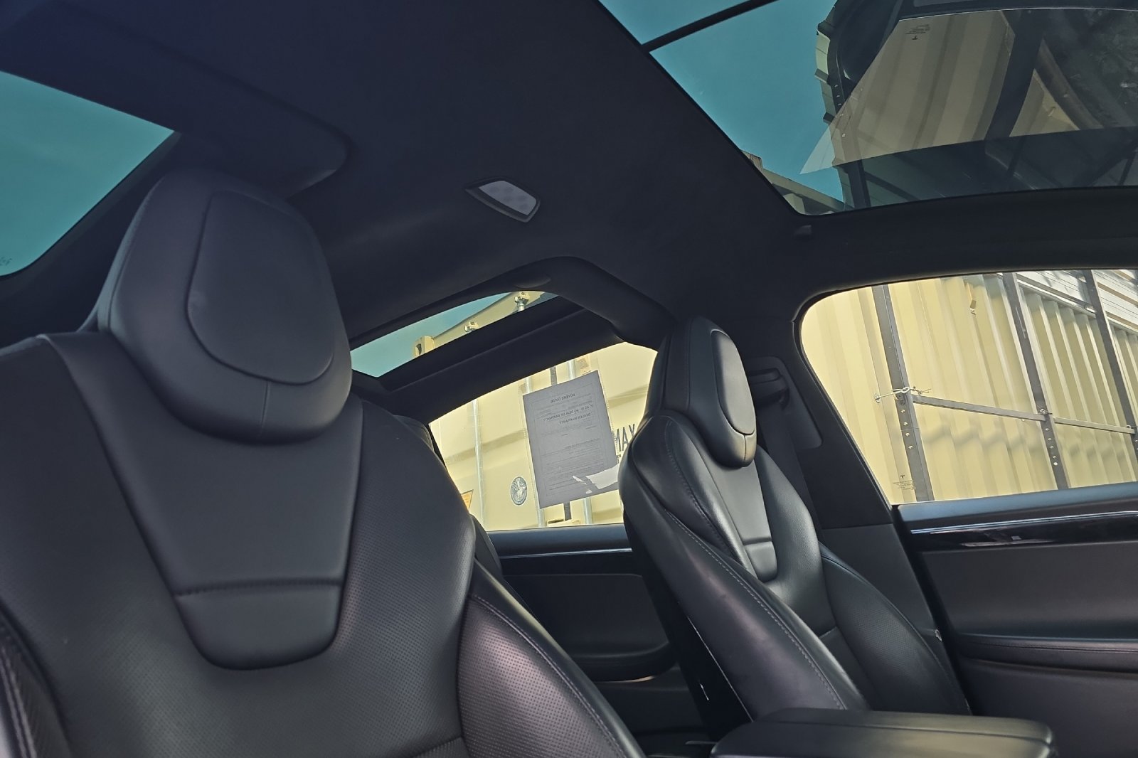 Used 2016  Tesla 60D image 15