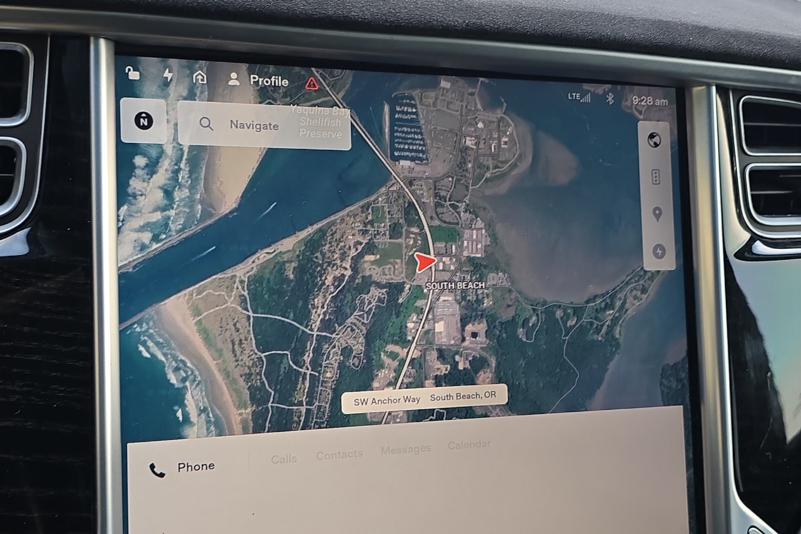 Used 2016  Tesla 60D image 17