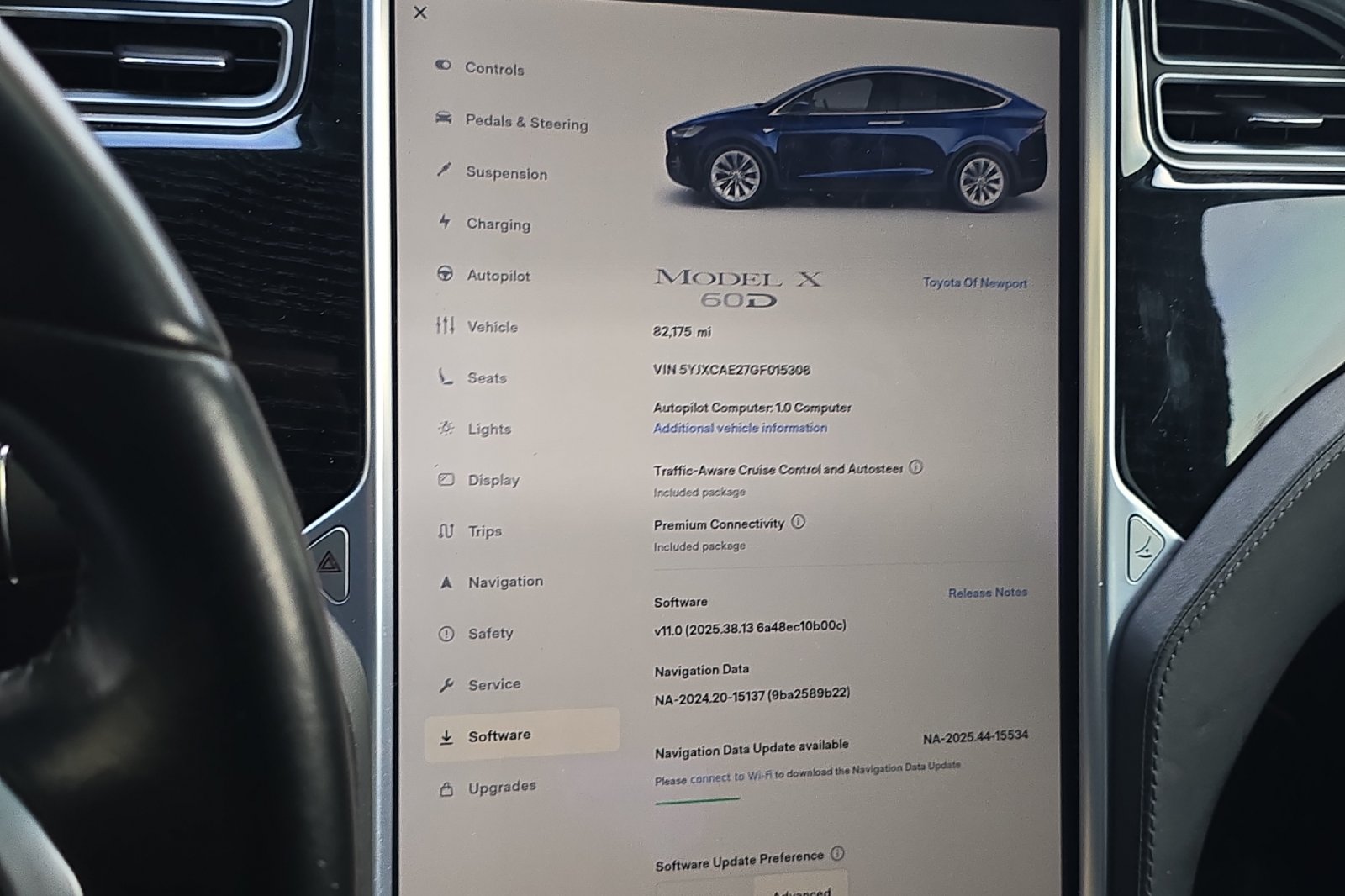 Used 2016  Tesla 60D image 25