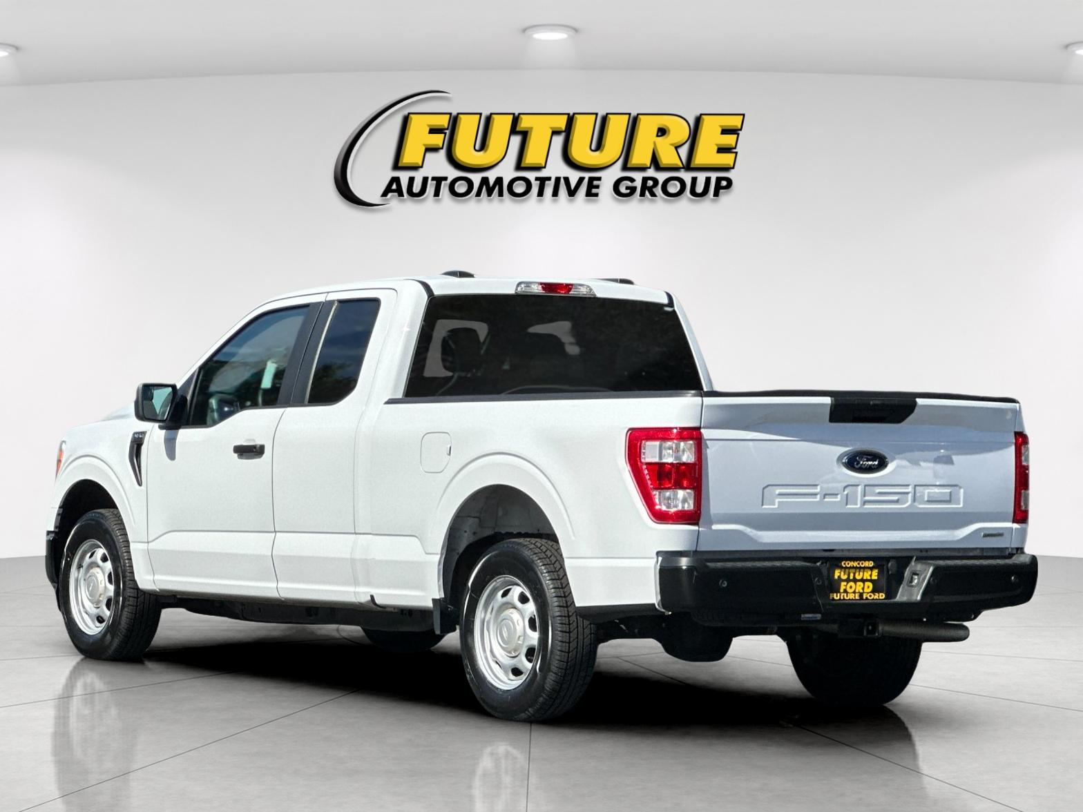Used 2022 White Ford XL image 5