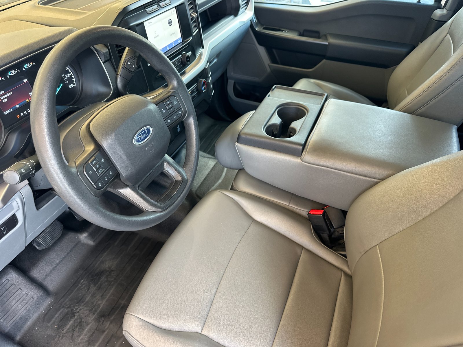 Used 2022 White Ford XL image 9