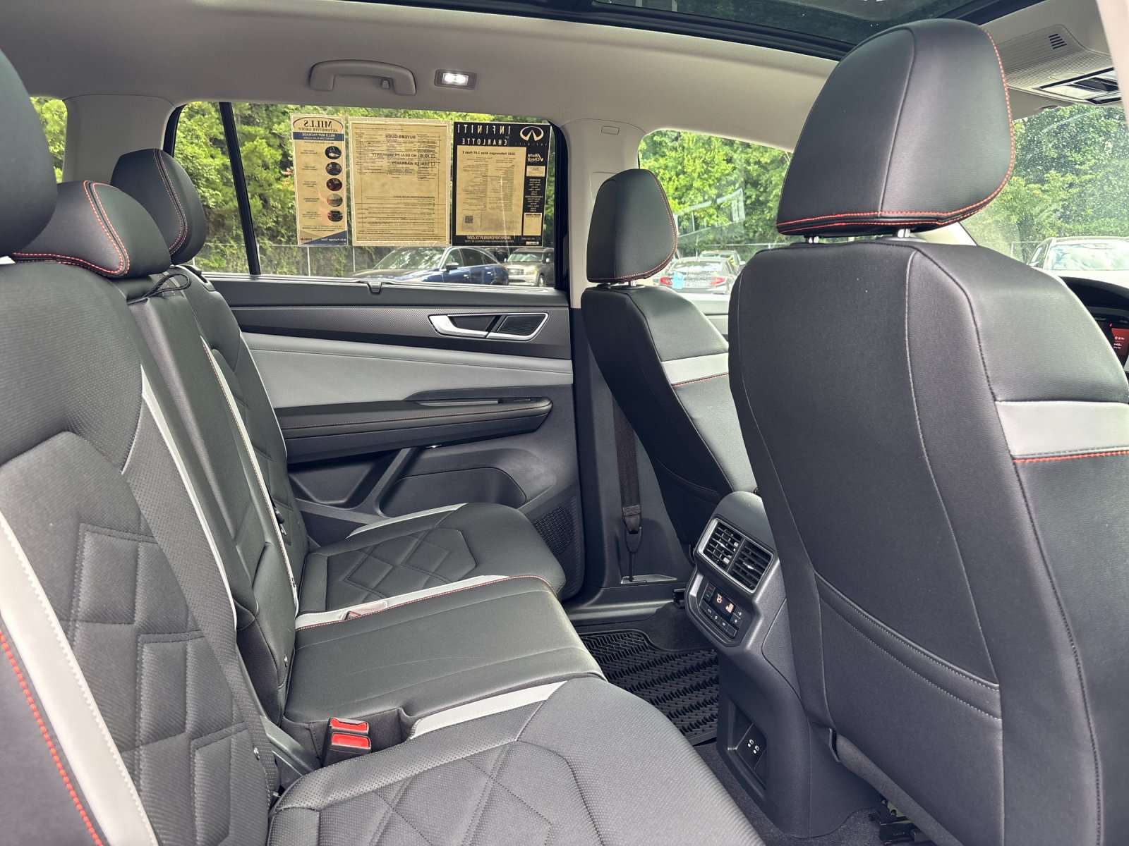 2025 Volkswagen Atlas Atlas Peak Edition - Photo 37