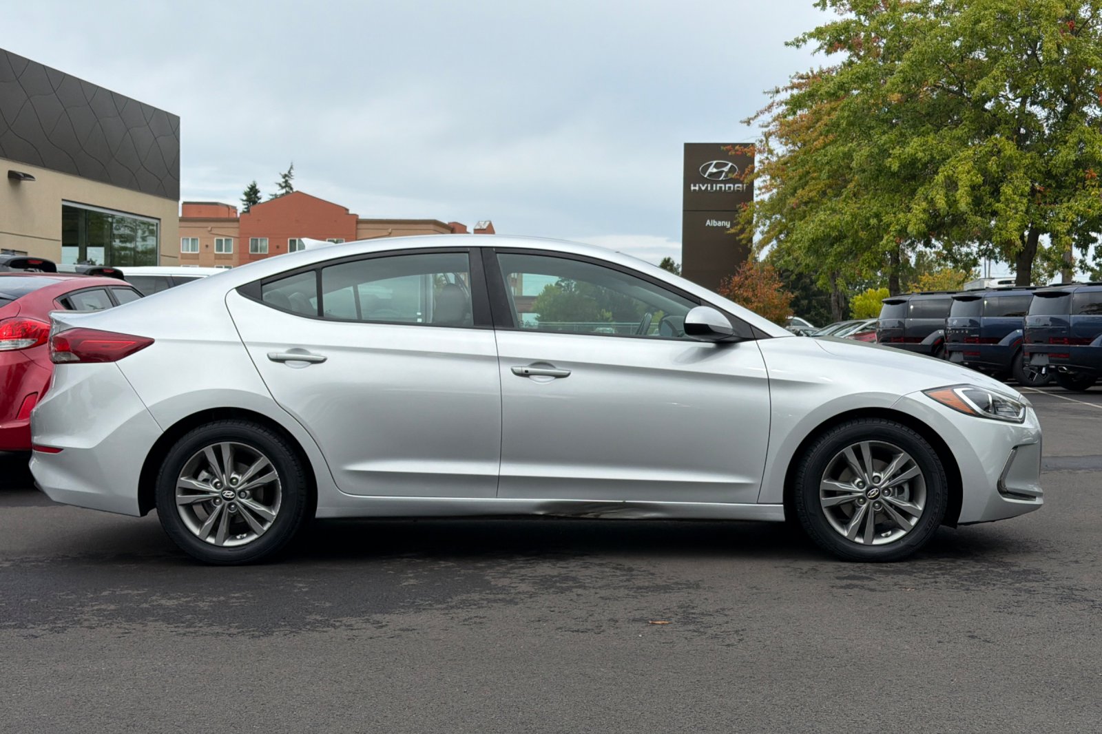 Used 2018 Silver Hyundai Value Edition image 3