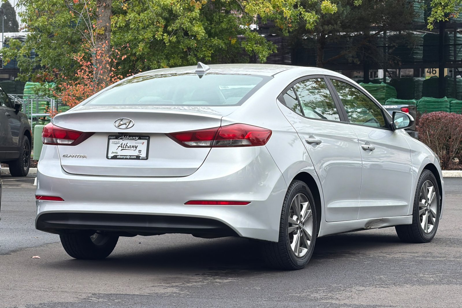 Used 2018 Silver Hyundai Value Edition image 4