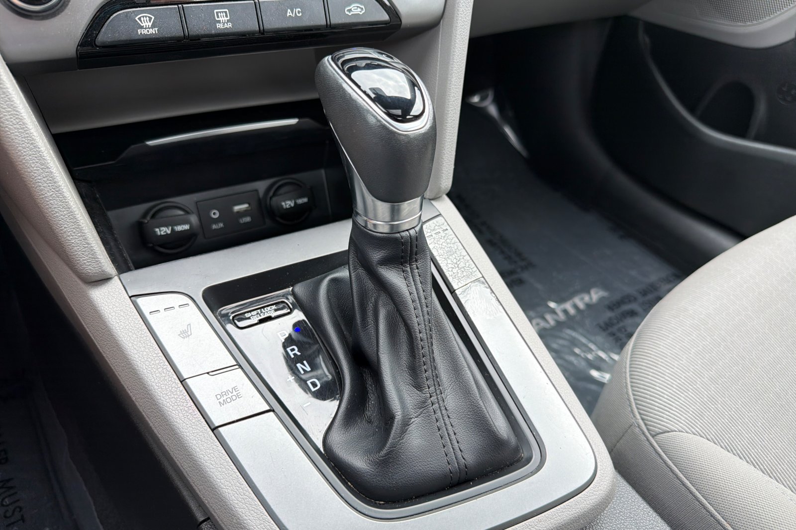Used 2018 Silver Hyundai Value Edition image 17