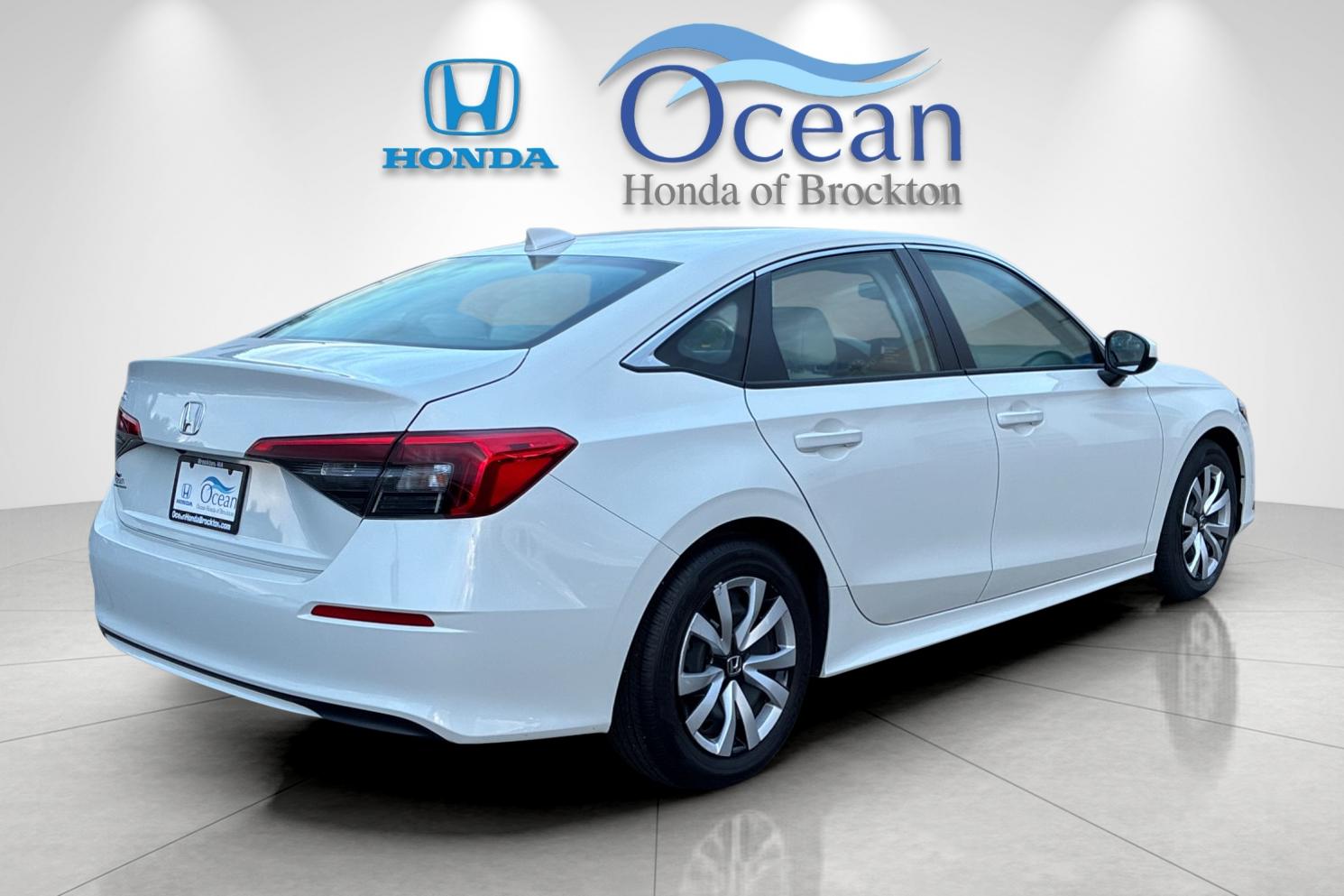 Used 2024 Platinum White Pearl Honda LX image 3