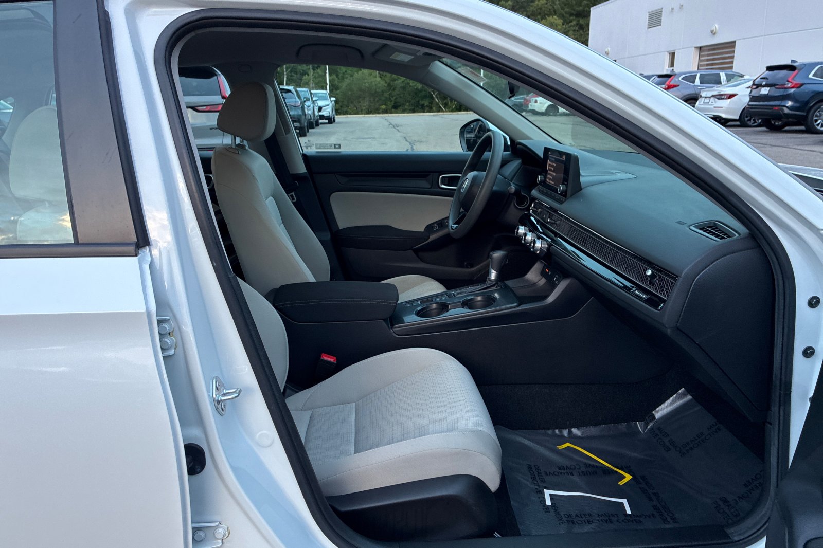 Used 2024 Platinum White Pearl Honda LX image 20