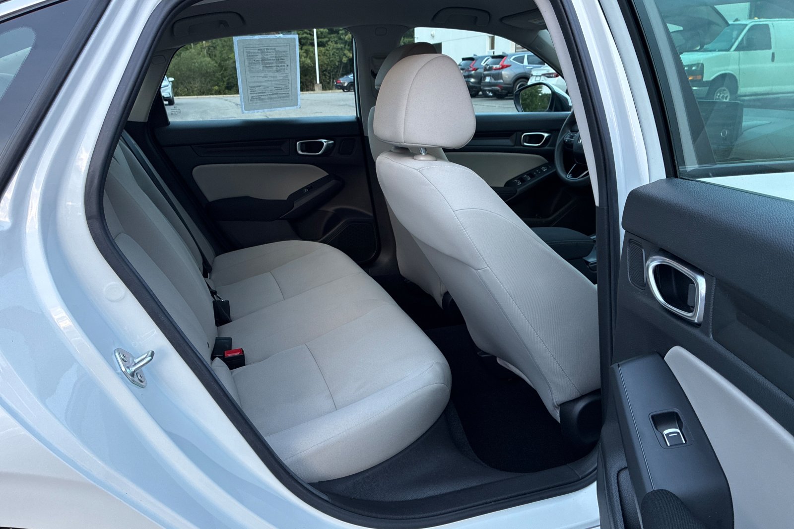 Used 2024 Platinum White Pearl Honda LX image 18