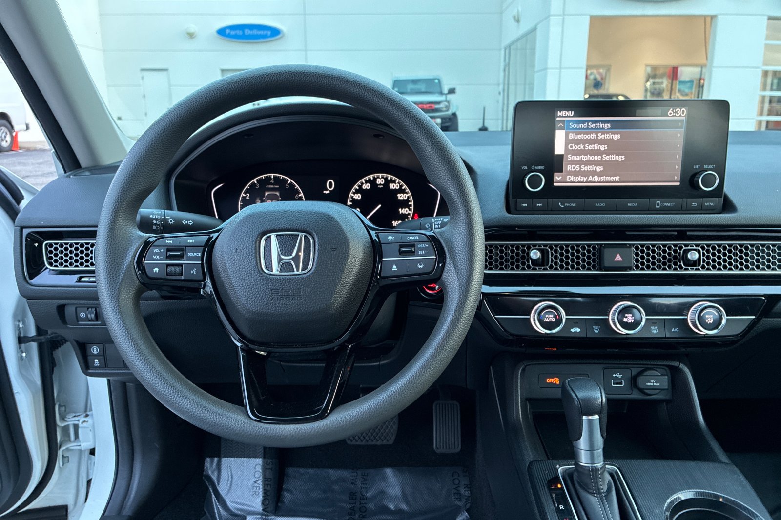 Used 2024 Platinum White Pearl Honda LX image 17