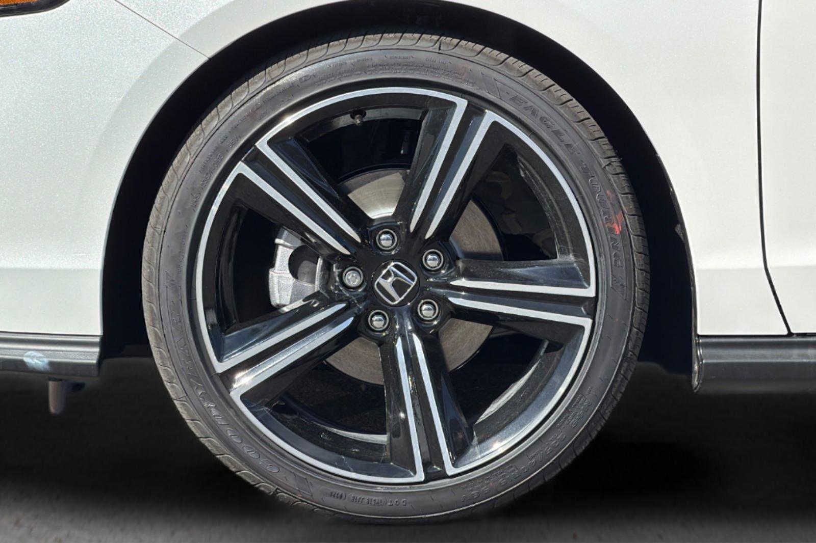 New 2026 Platinum White Pearl Honda SE image 31