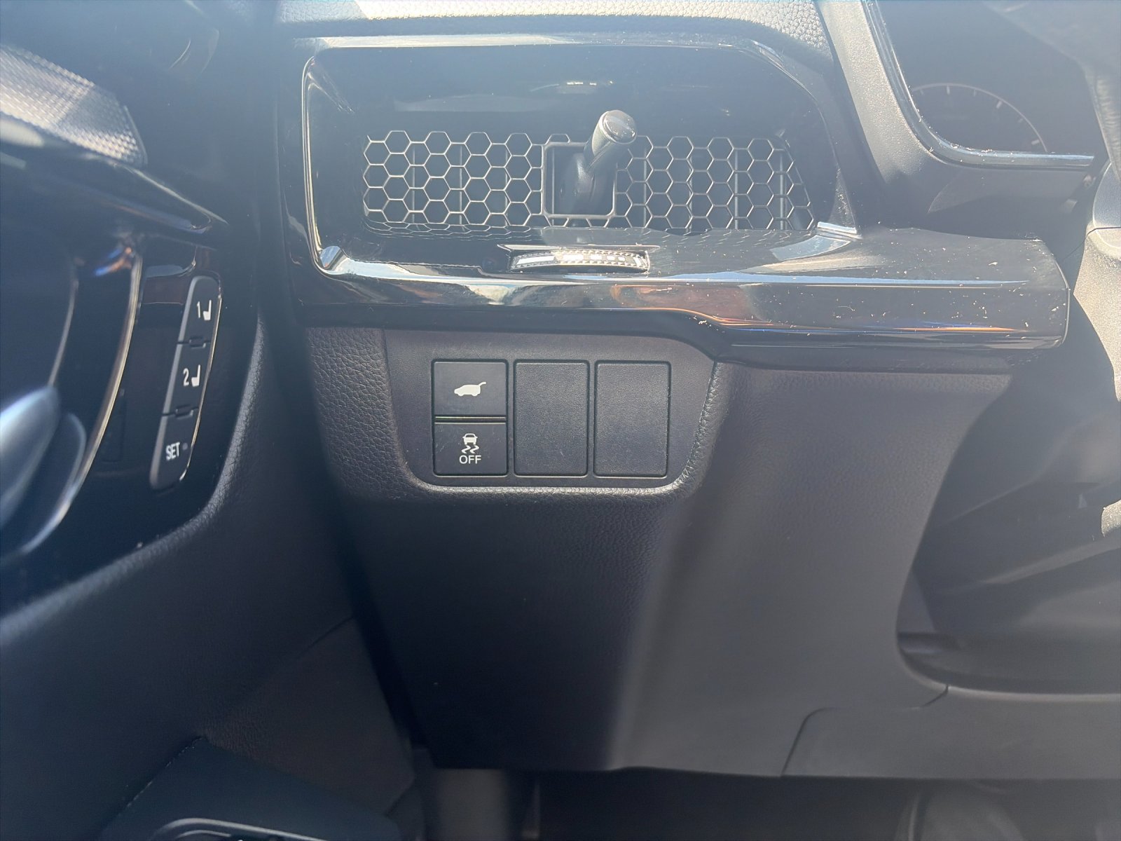 Used 2024 Platinum White Pearl Honda 1.5T AWD EX-L image 32