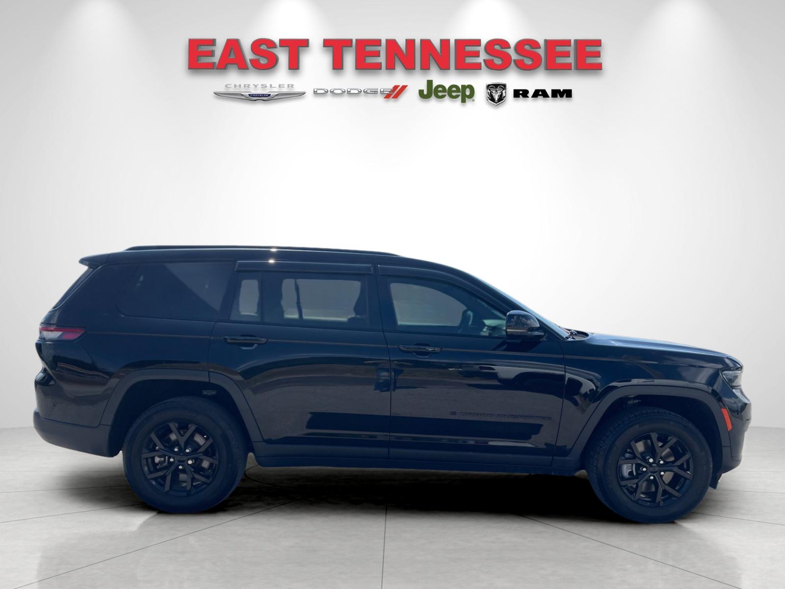 Used 2024 Black Jeep Altitude image 2