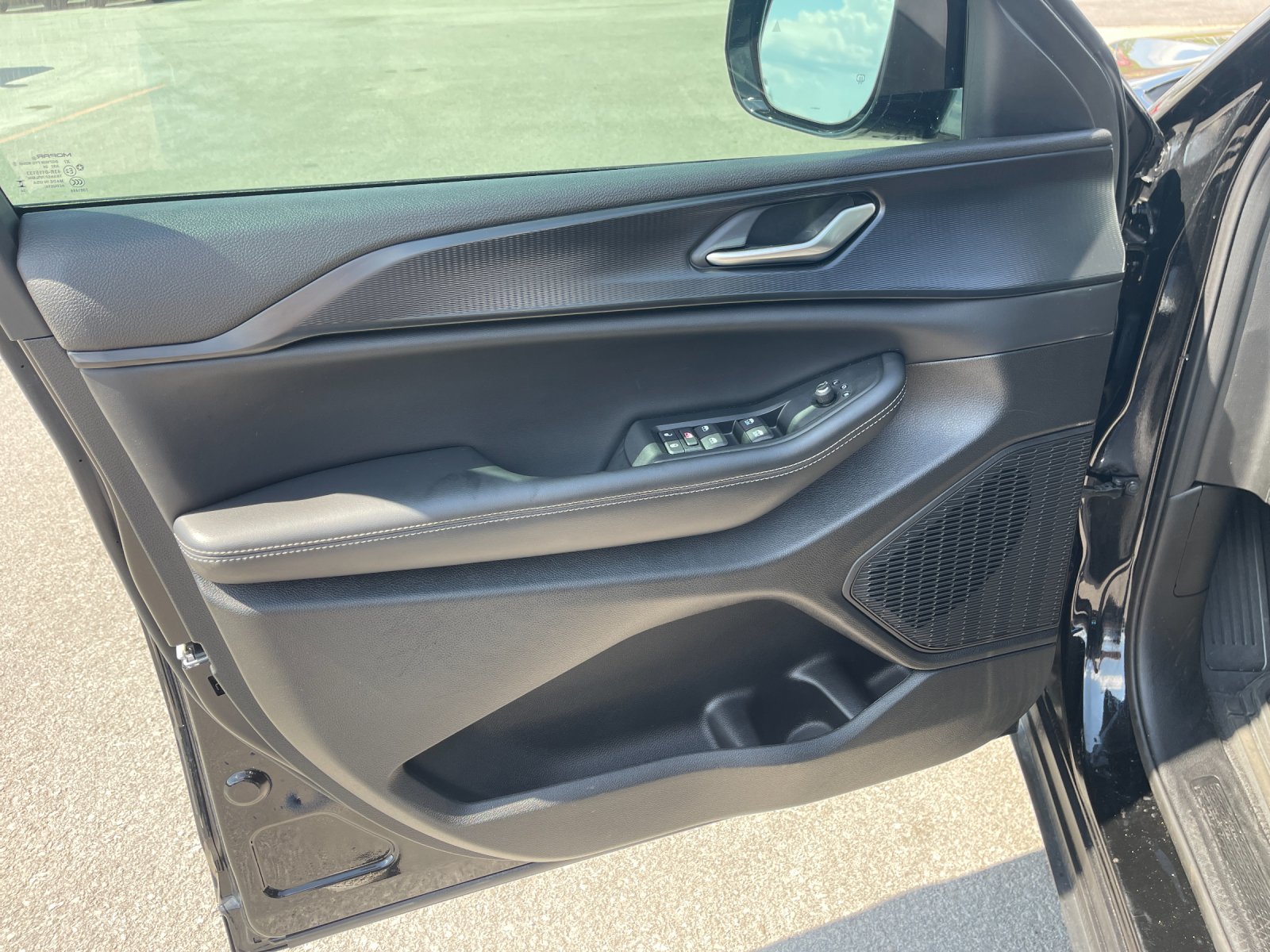 Used 2024 Black Jeep Altitude image 12