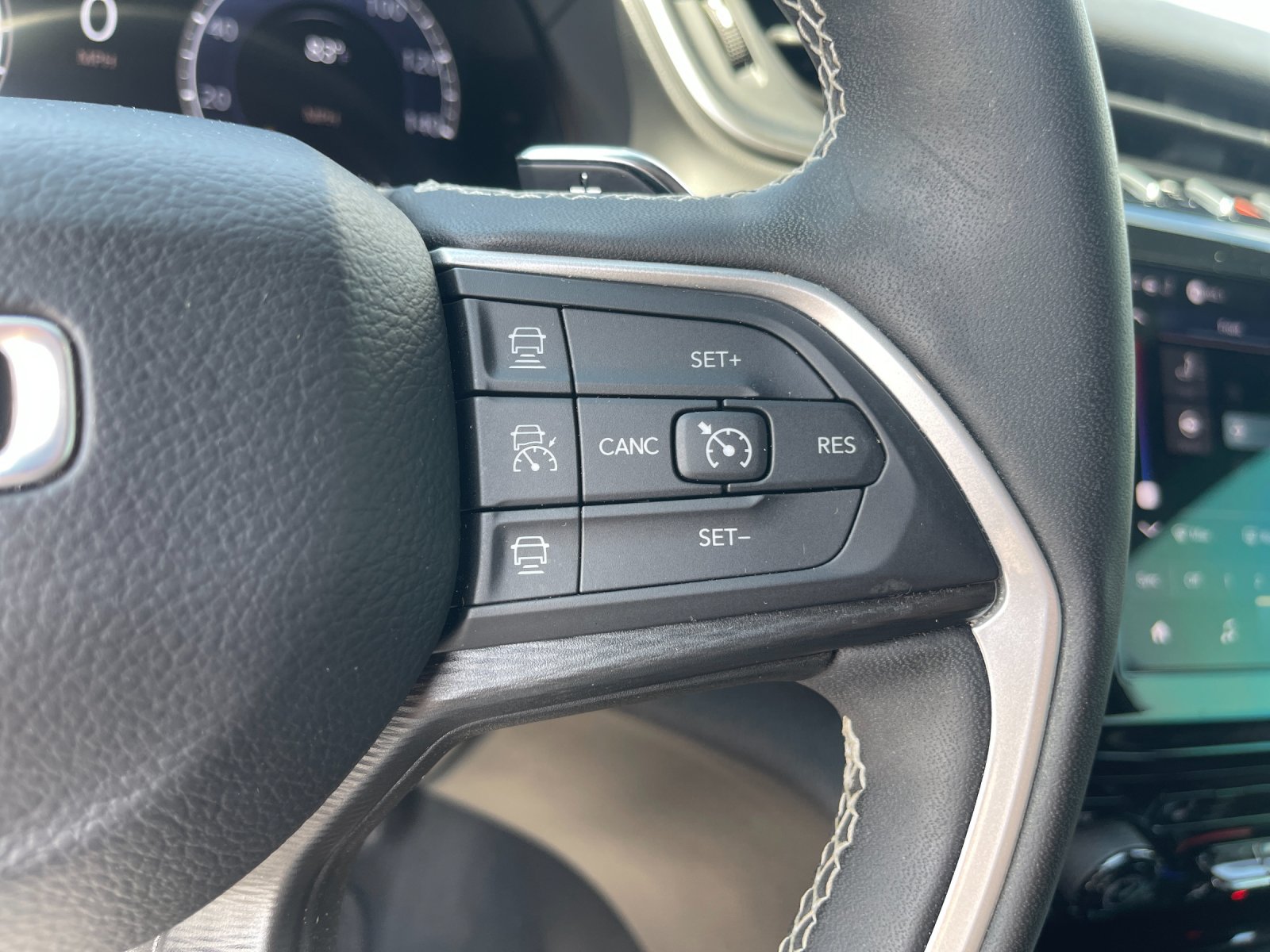 Used 2024 Black Jeep Altitude image 30