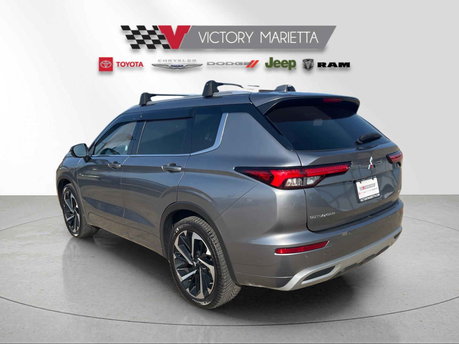 Used 2022  Mitsubishi SEL image 3