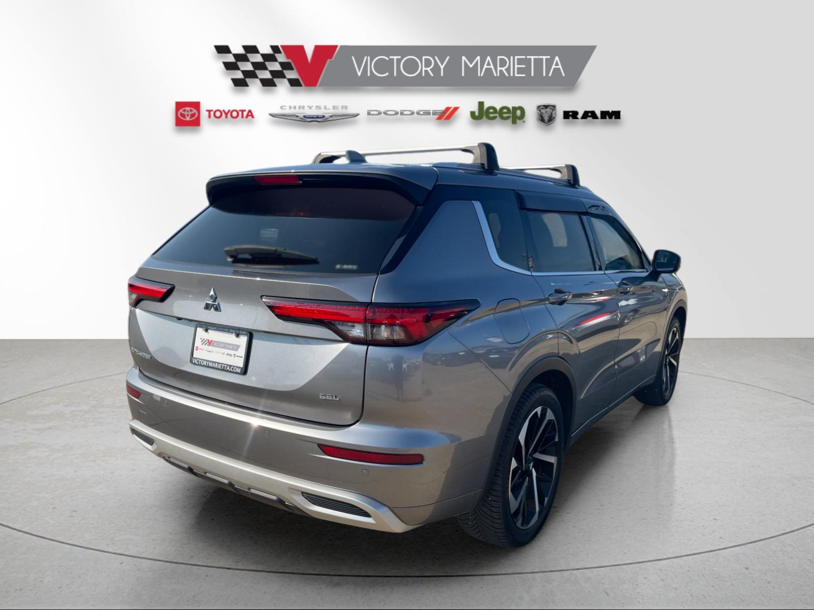 Used 2022  Mitsubishi SEL image 5