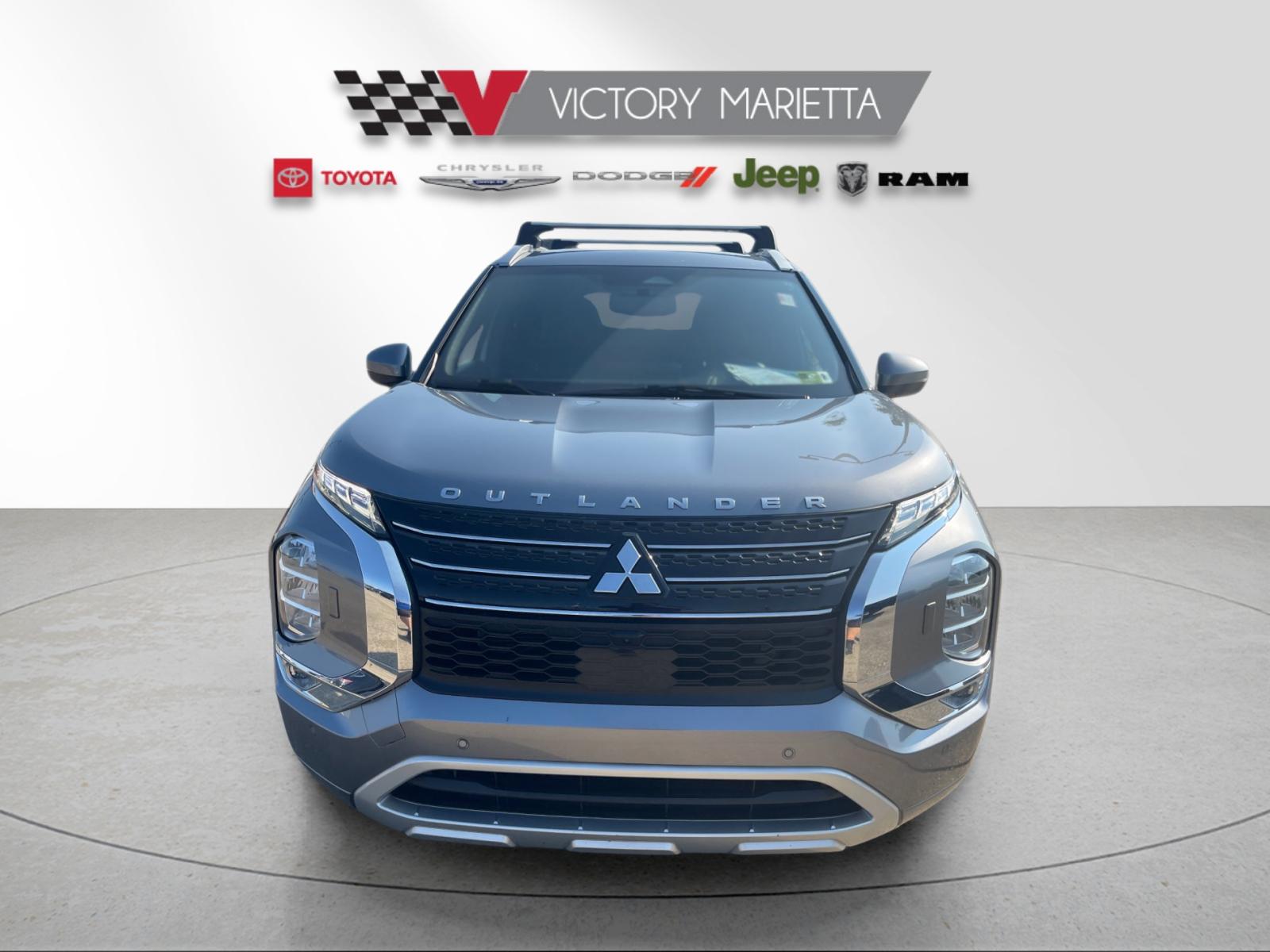 Used 2022  Mitsubishi SEL image 8