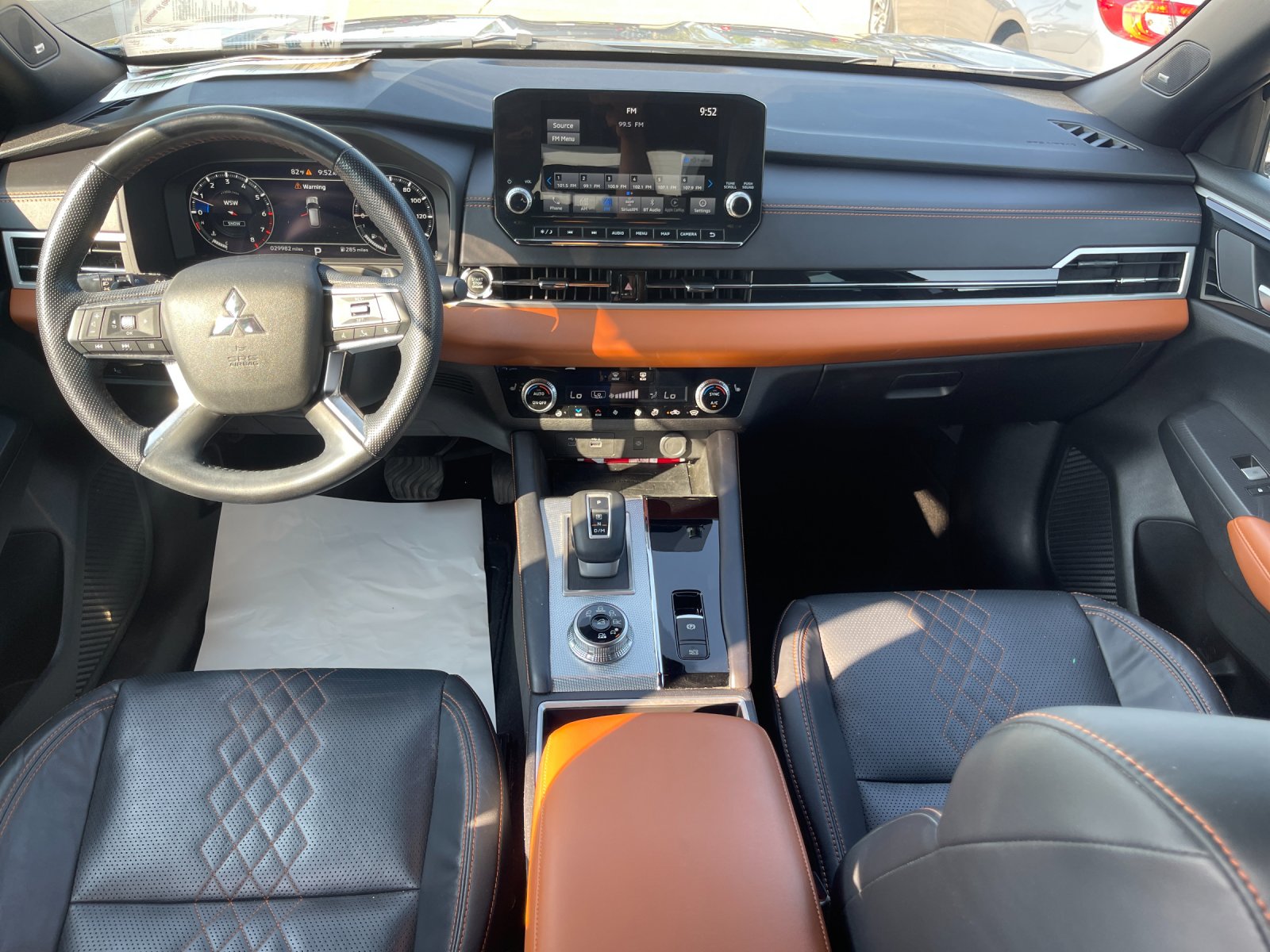 Used 2022  Mitsubishi SEL image 15
