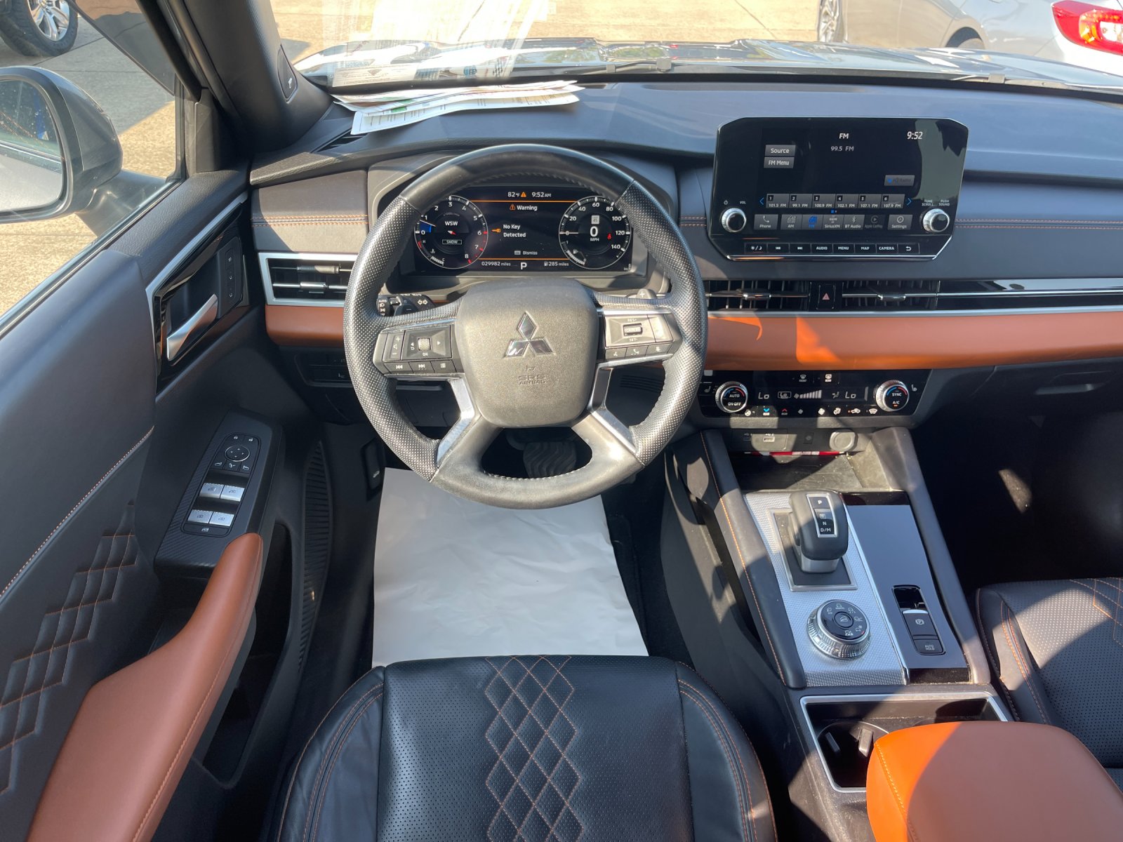 Used 2022  Mitsubishi SEL image 16