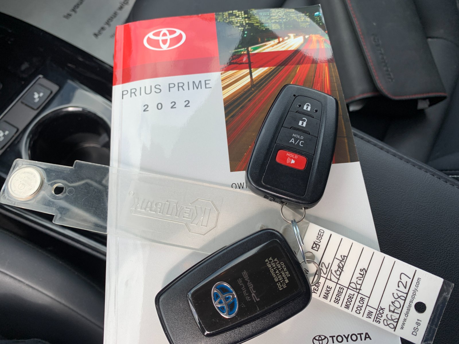 Certified Used 2022 Gray Toyota XLE image 9