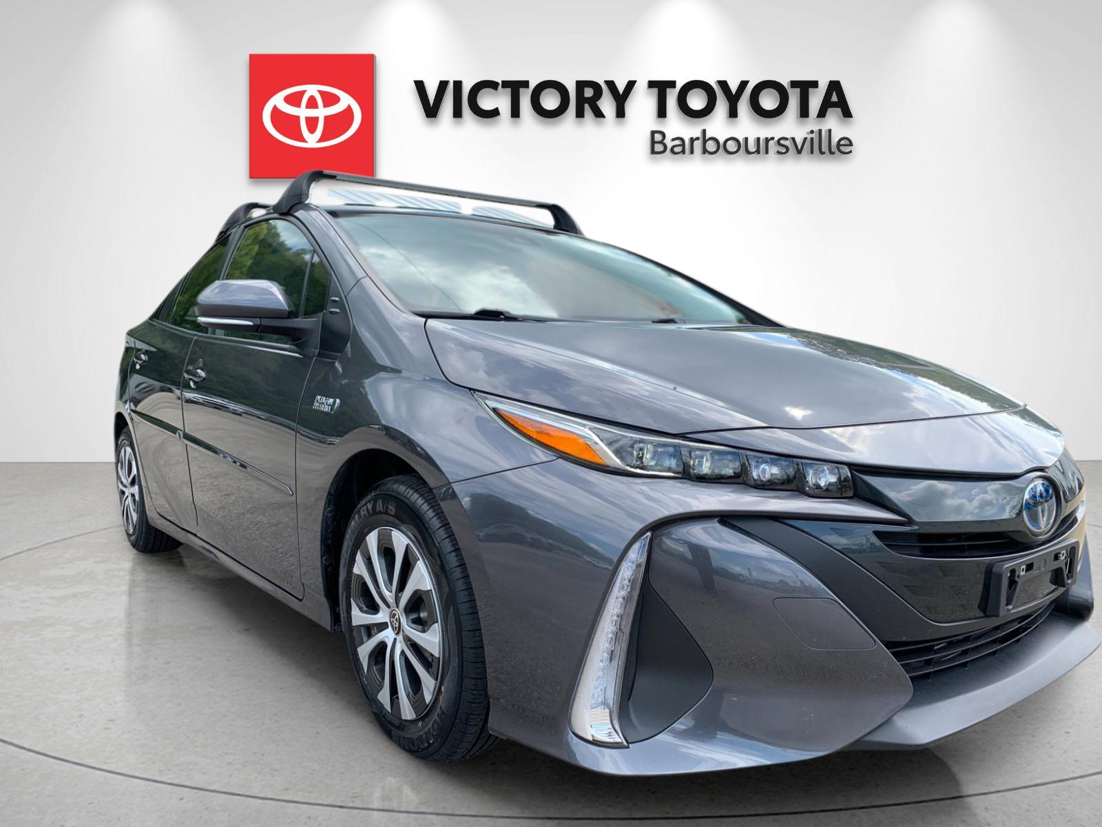 Certified Used 2022 Gray Toyota XLE image 5