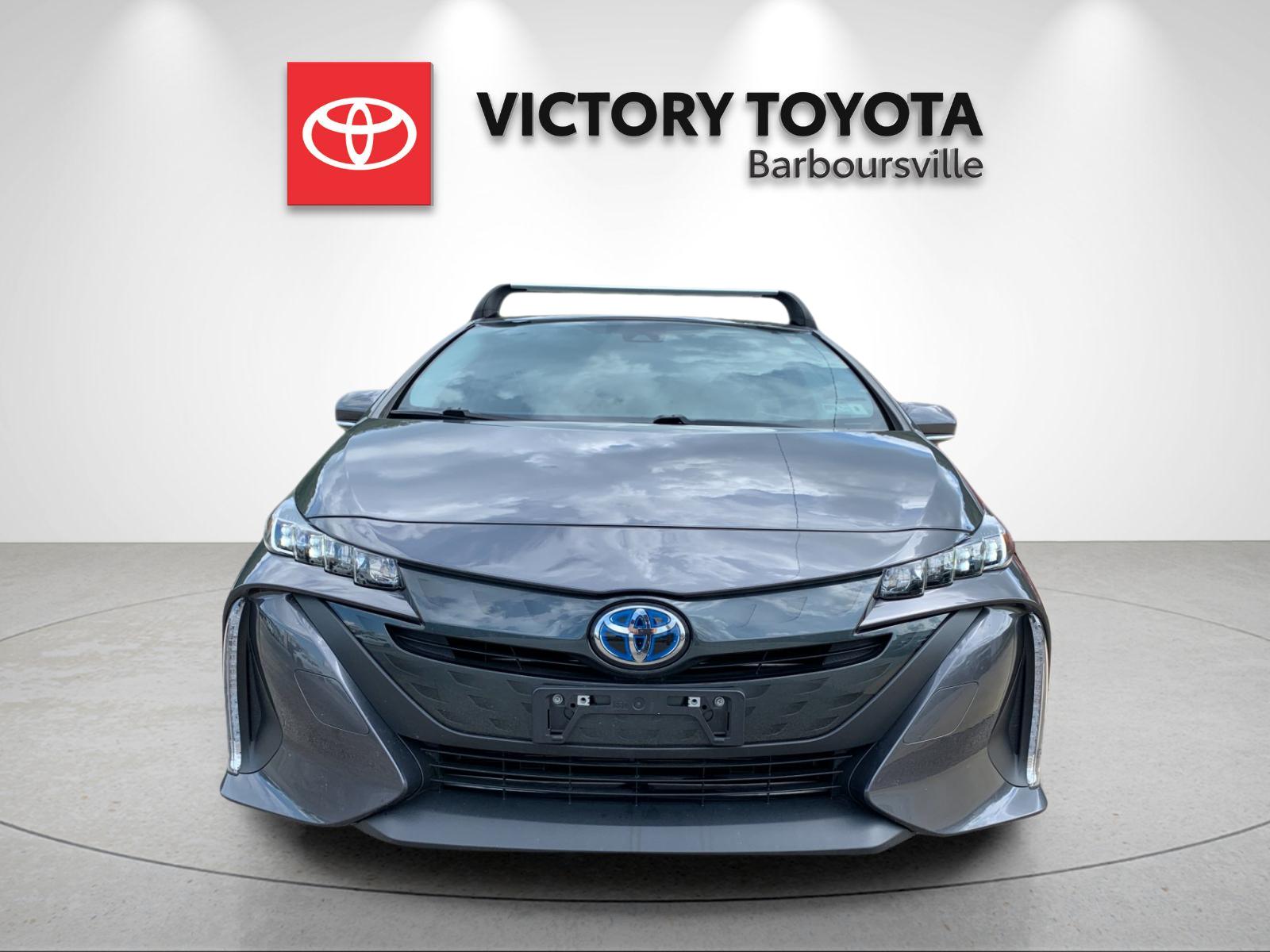 Certified Used 2022 Gray Toyota XLE image 8