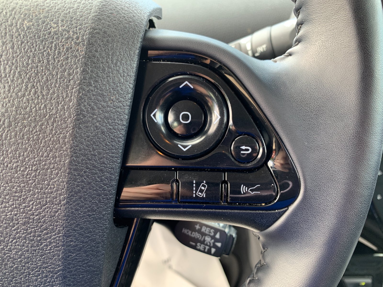 Certified Used 2022 Gray Toyota XLE image 29