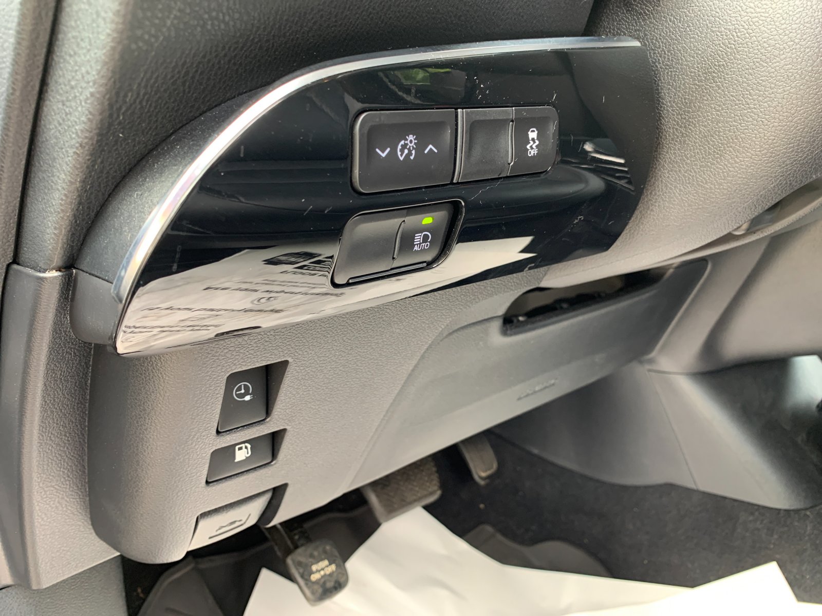 Certified Used 2022 Gray Toyota XLE image 32
