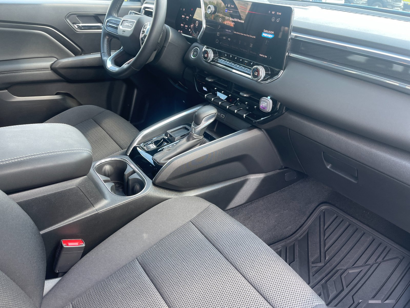 Used 2024 Blue Metallic GMC Elevation image 18