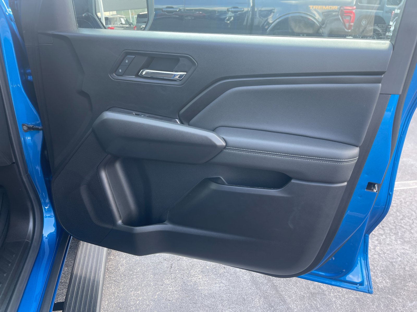 Used 2024 Blue Metallic GMC Elevation image 20