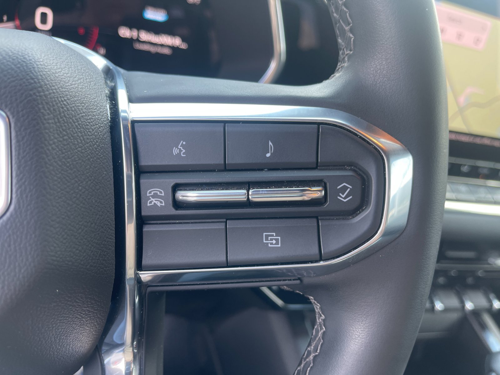 Used 2024 Blue Metallic GMC Elevation image 29