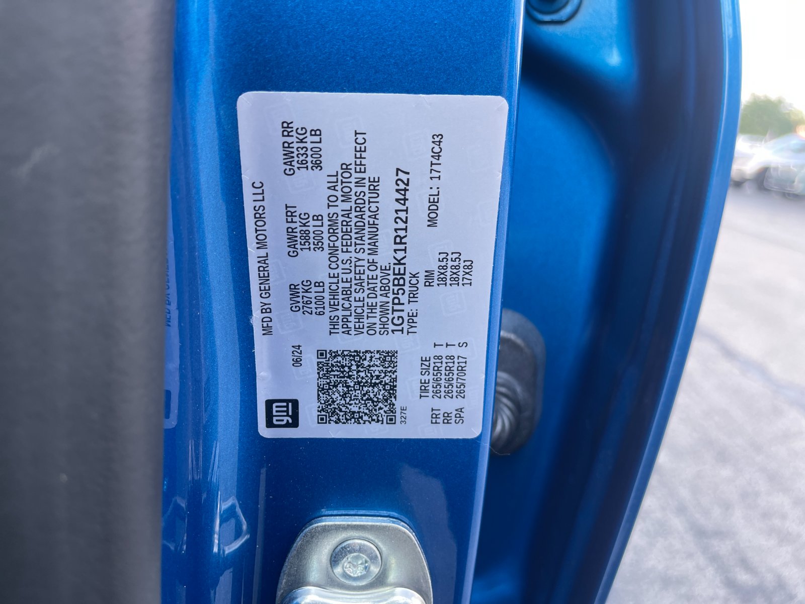 Used 2024 Blue Metallic GMC Elevation image 34