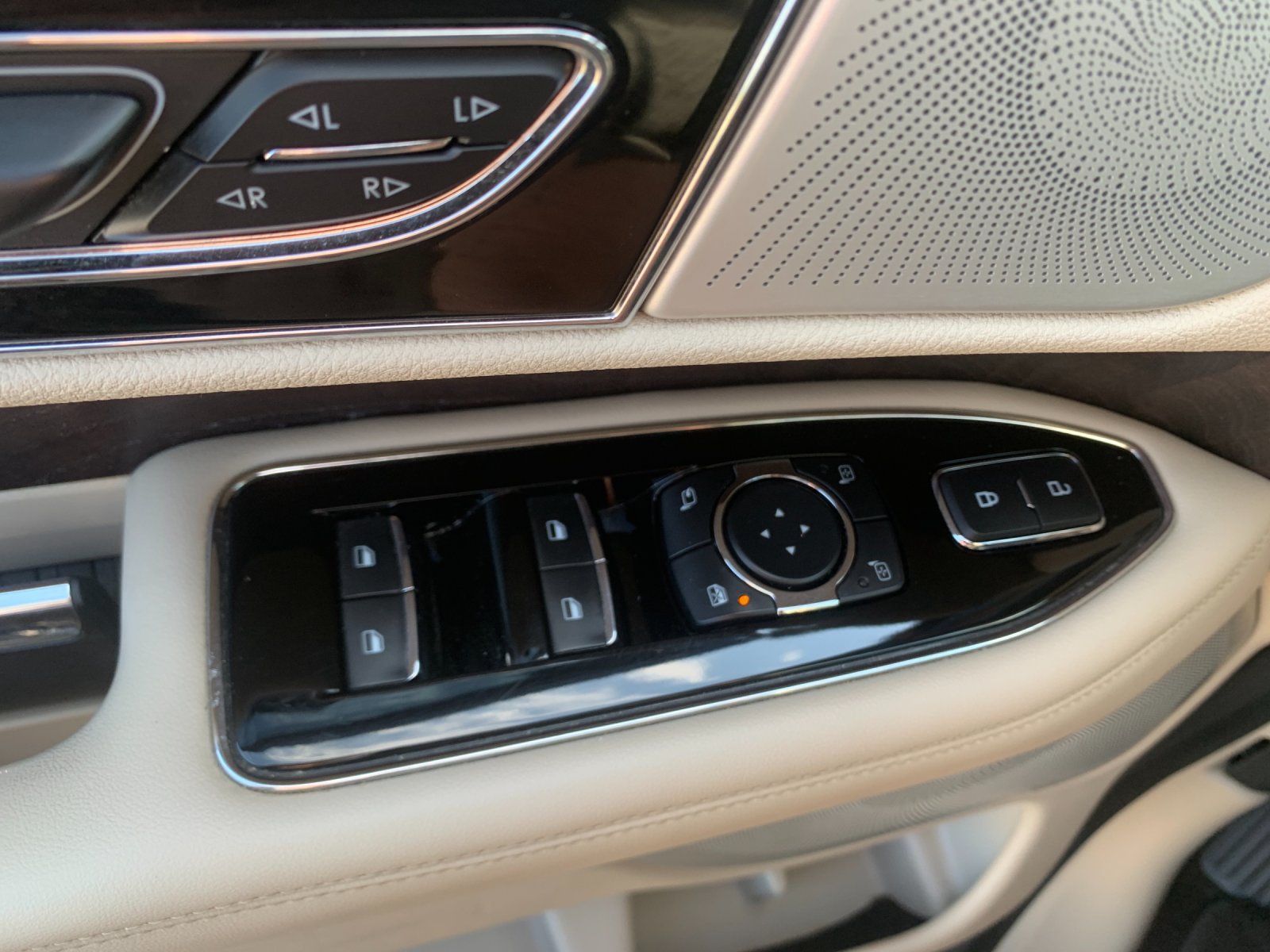 Used 2021 Blue Lincoln Reserve image 14