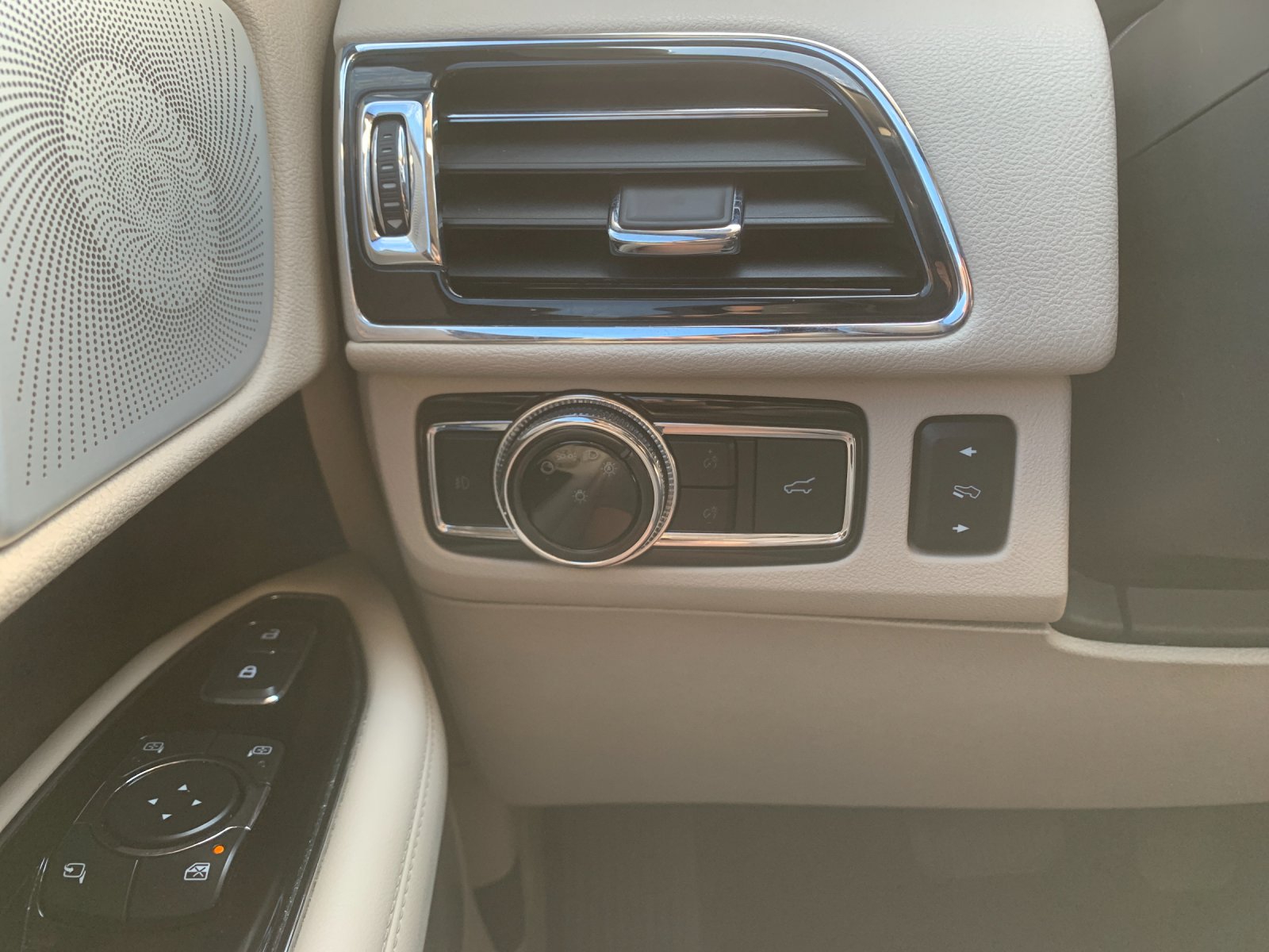 Used 2021 Blue Lincoln Reserve image 34