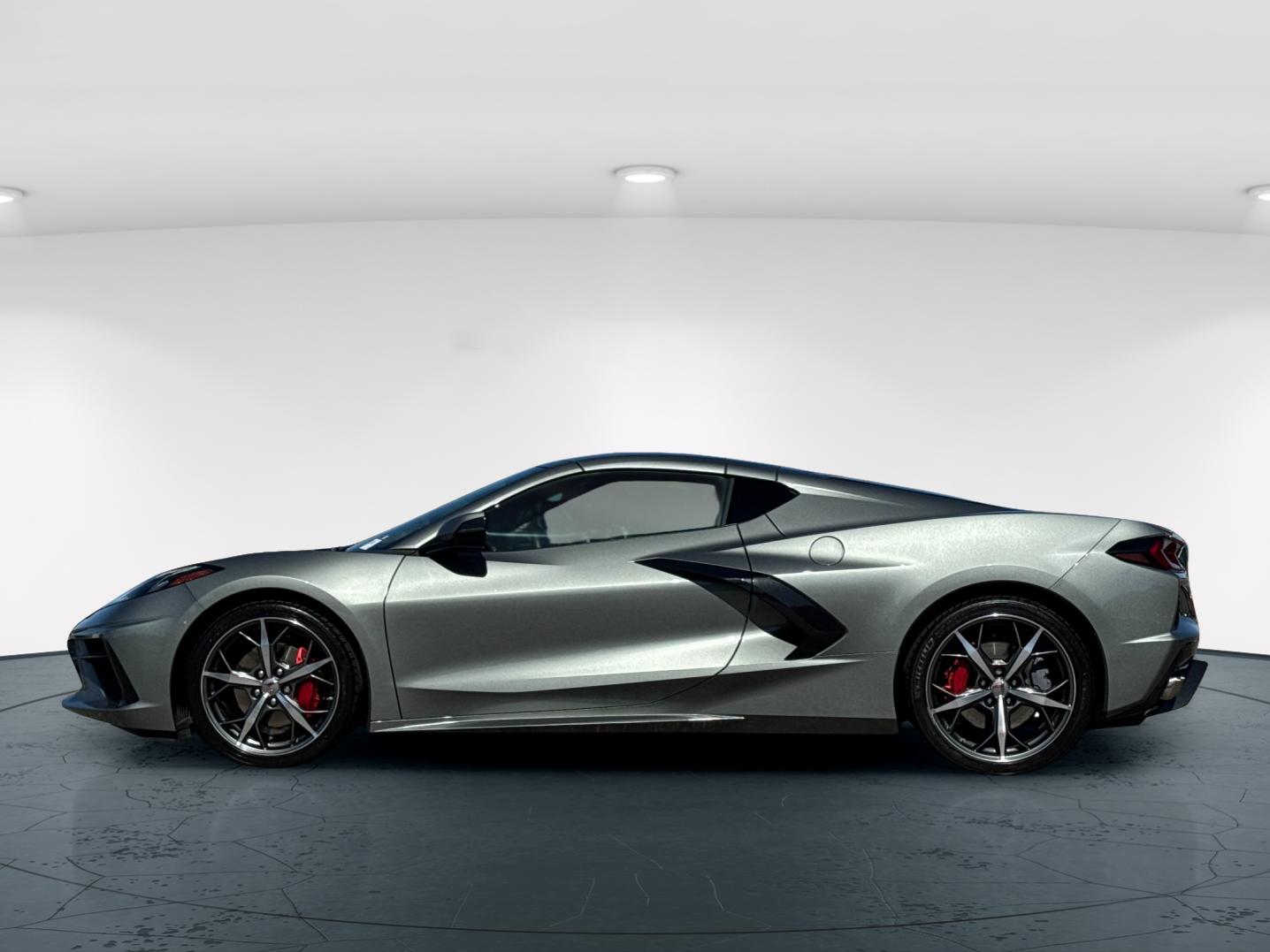 Used 2022 Gray Metallic Chevrolet Stingray 2D Coupe image 3
